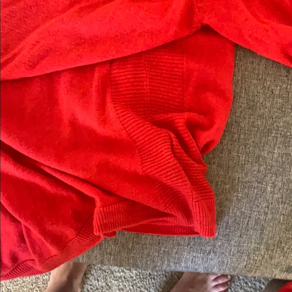 Red sweater - Picture 2 of 3